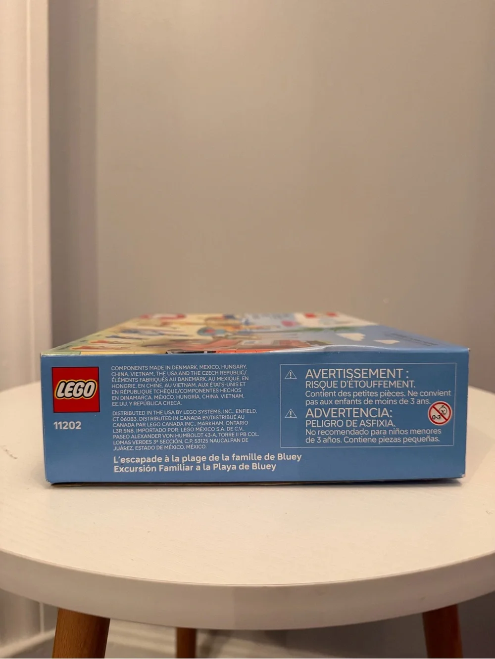 NWT Lego Bluey Beach & Family Car Trip Set